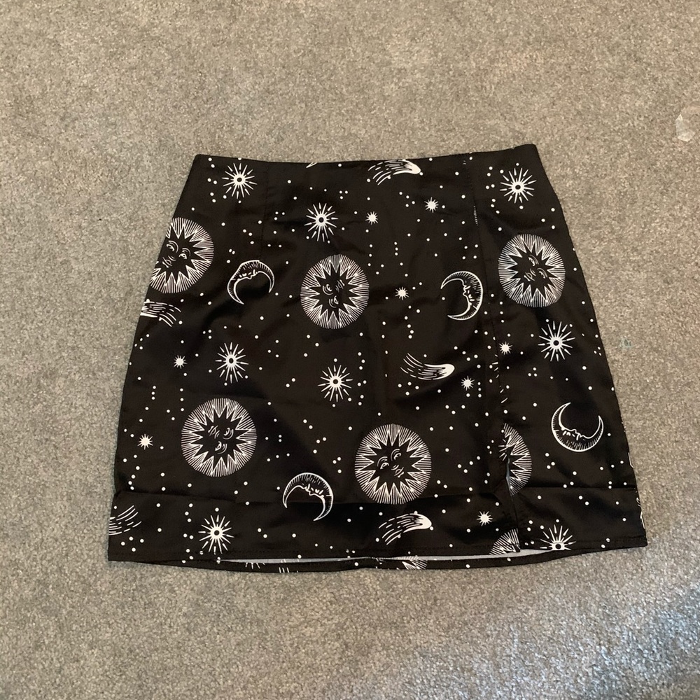 Black solar system skirt